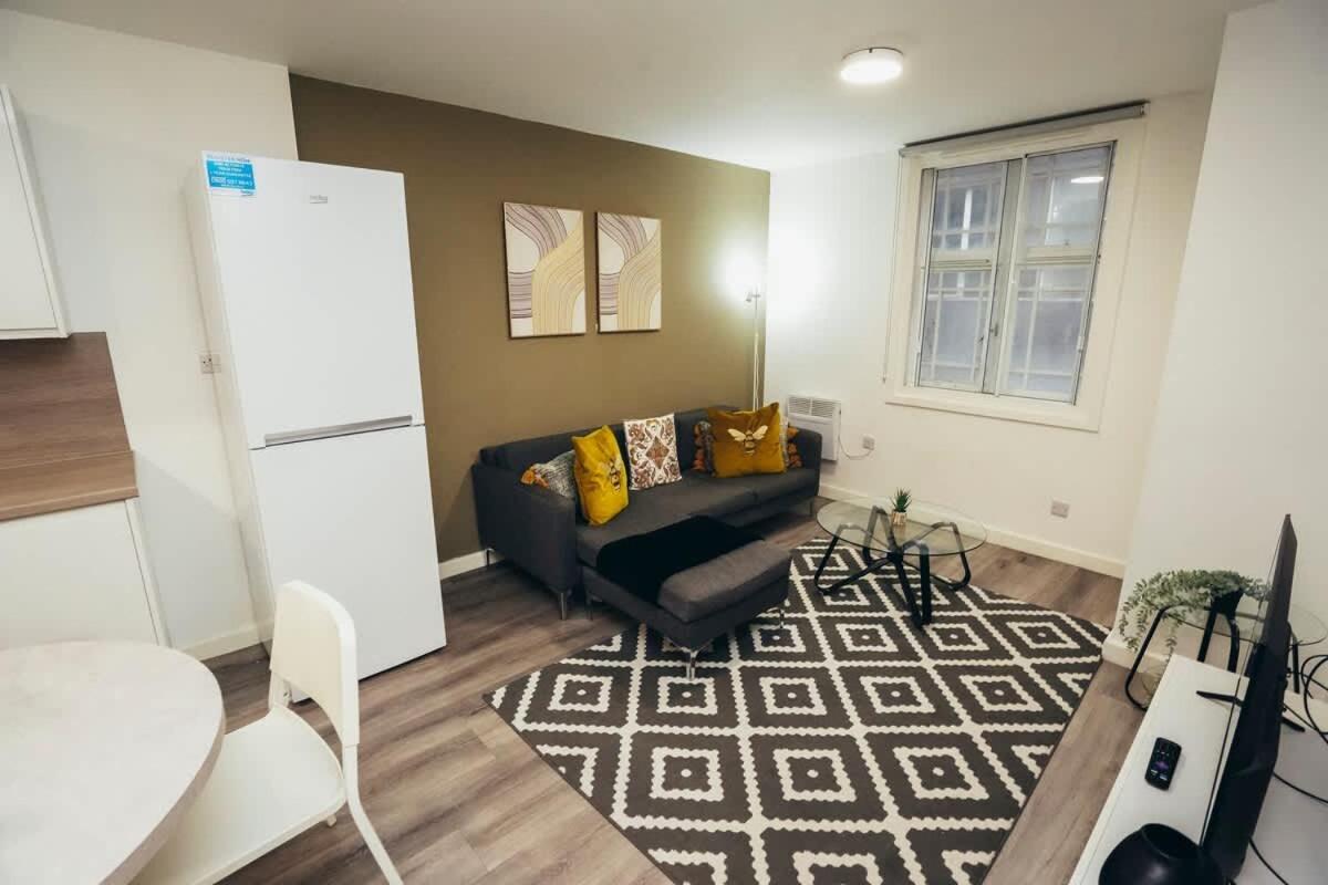 2Br City Centre Apt, Self Check In, Wifi, By Derbnb Шефилд Экстерьер фото