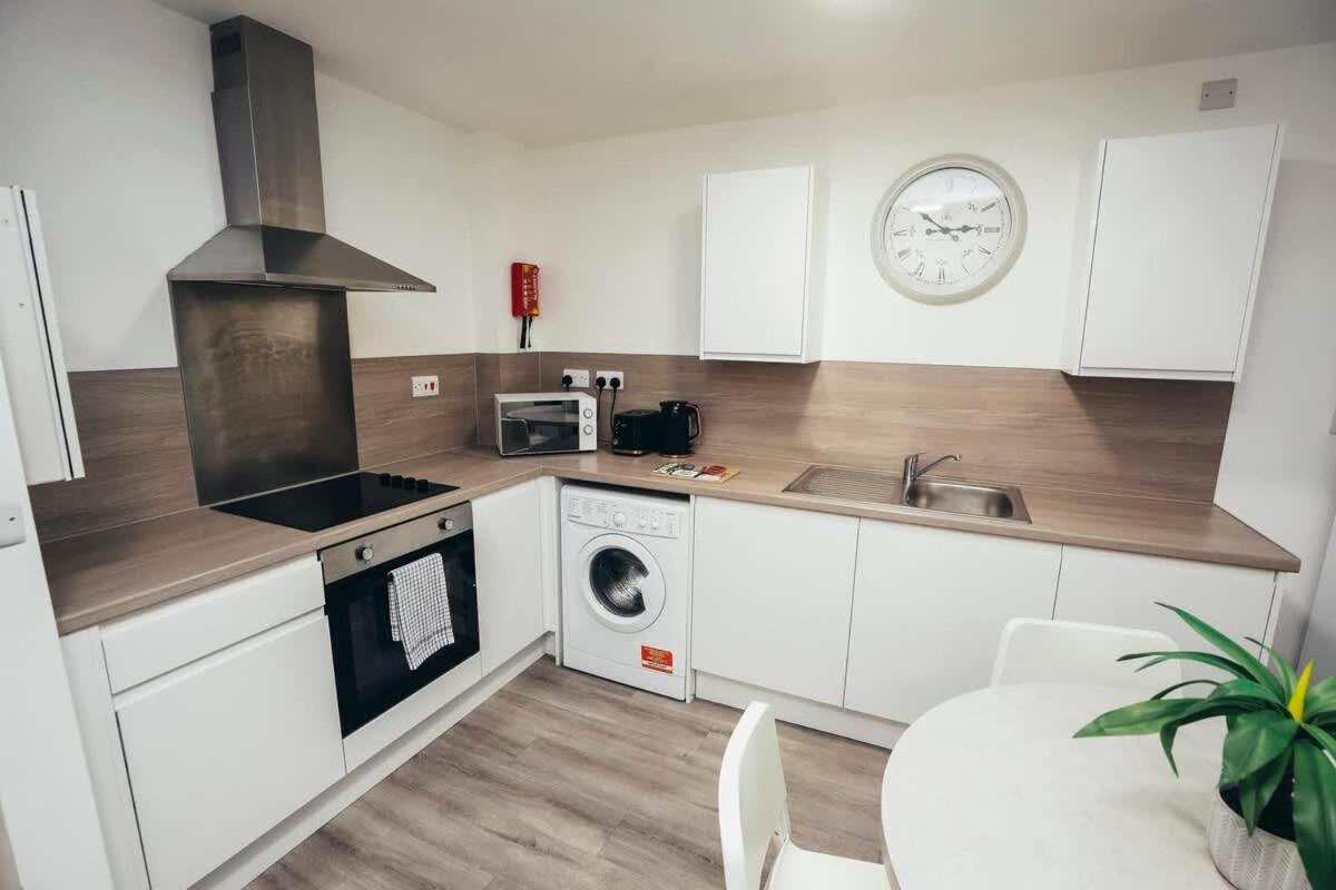 2Br City Centre Apt, Self Check In, Wifi, By Derbnb Шефилд Экстерьер фото