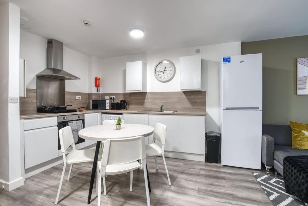2Br City Centre Apt, Self Check In, Wifi, By Derbnb Шефилд Экстерьер фото