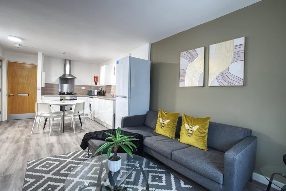 2Br City Centre Apt, Self Check In, Wifi, By Derbnb Шефилд Экстерьер фото